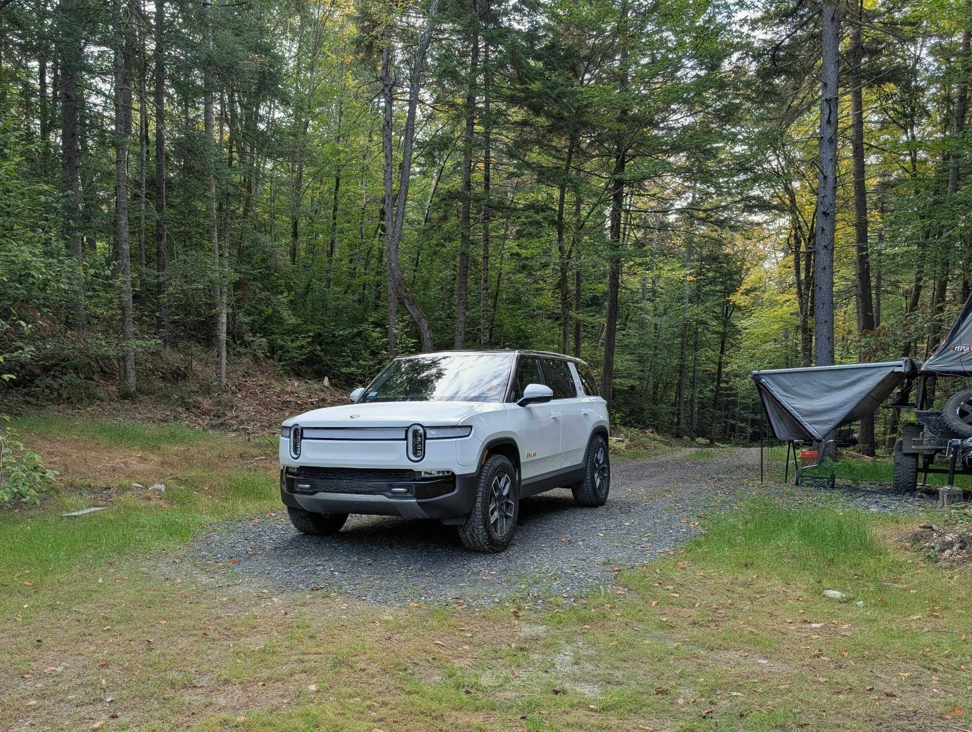 Drive-in parking area at the campsite clearing